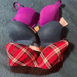 3 Bras Victoria's Secret Auden 34 D NWT